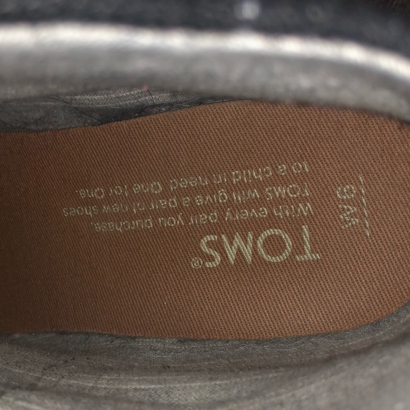 Tom’s Suede Bootie - Picture 5 of 8